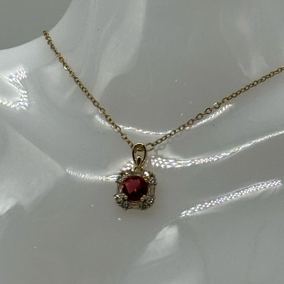 Stunning Pink 8mm Crystal made with Swarovski Crystals set in Gold Pendant - Picture 3 of 11